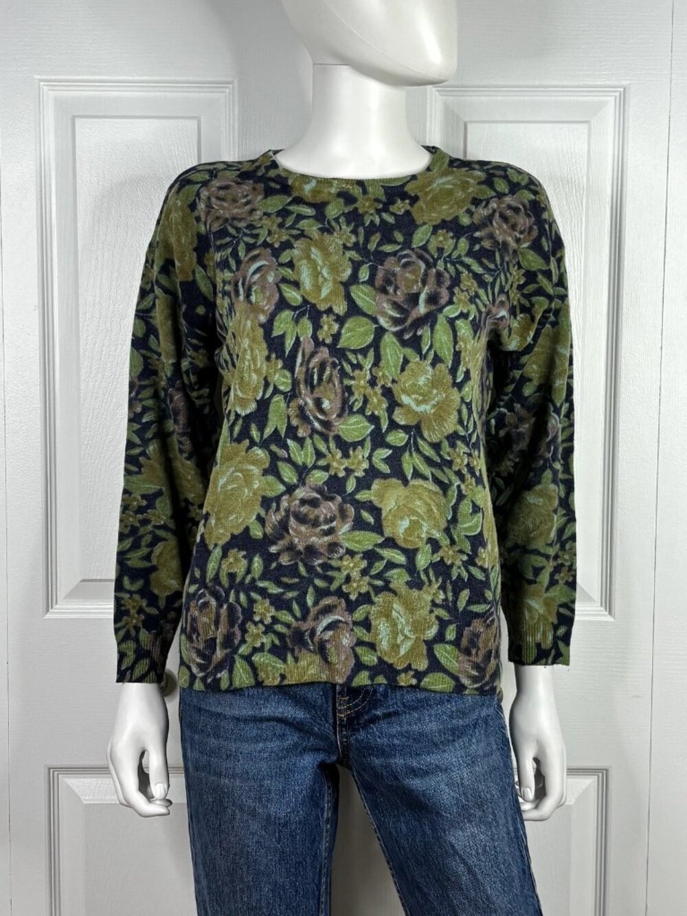women's Floral wool sweater size small